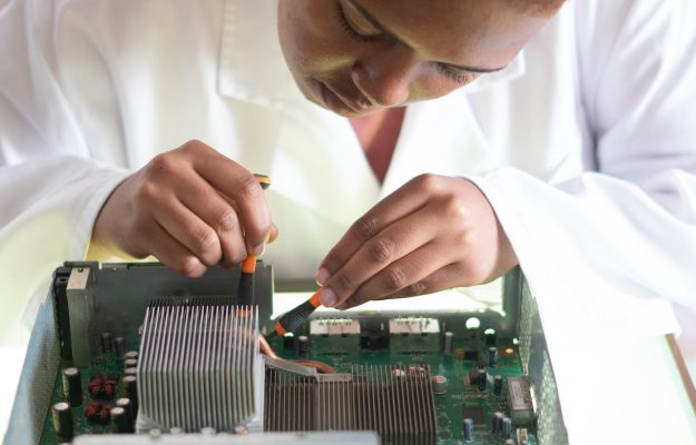 arbeiten am motherboard